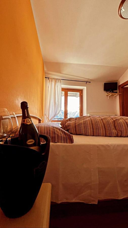 Sasso Nero Hotell Chiesa in Valmalenco Exteriör bild