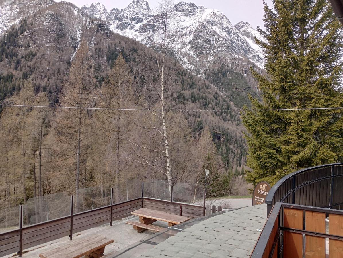 Sasso Nero Hotell Chiesa in Valmalenco Exteriör bild